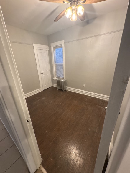 Building Photo - 7132 S Ingleside Ave