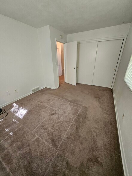 Building Photo - 406 30th Ave