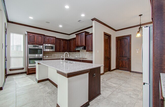 Building Photo - 5711 Avon Landing Ln