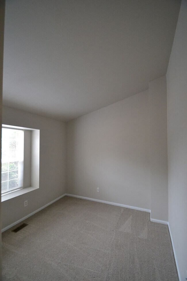 Building Photo - 3 bed, 2 bath with A/C in Fountain Mesa Heights - Available Now! MileStone Real Estate Services