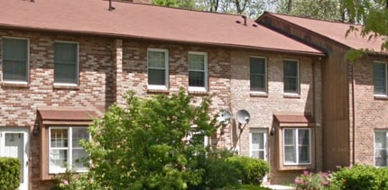Building Photo - 2 Bedroom Townhome for Professionals in State College