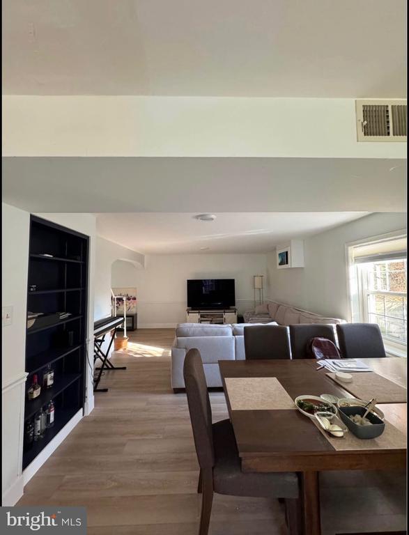 Building Photo - 19100 Annapolis Way