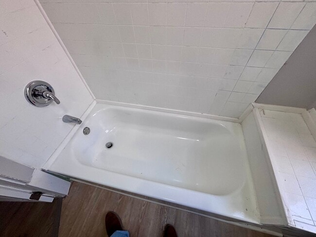 Building Photo - 3 Bedroom Home on Walnut St, Trenton