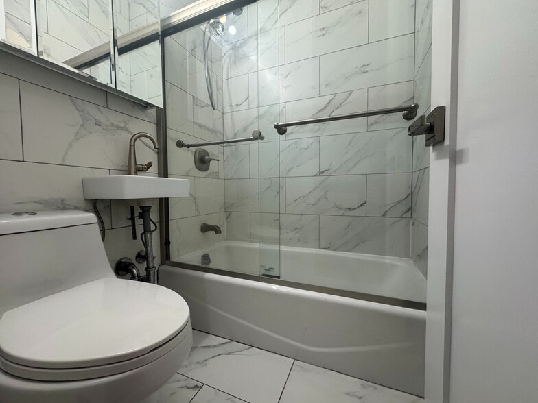 Building Photo - 452 Fort Washington Ave