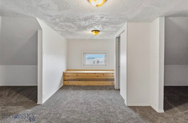 Building Photo - 23 E La Platte St