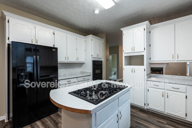 Building Photo - 3213 Southridge