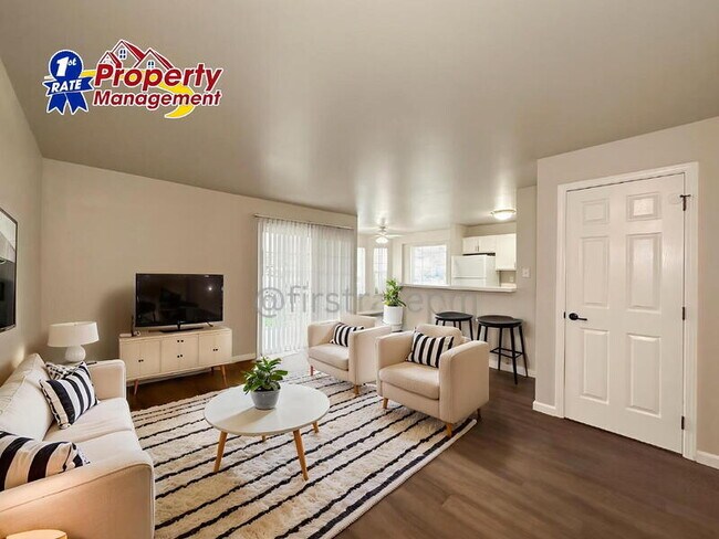 Building Photo - 10151 W Garverdale Ln