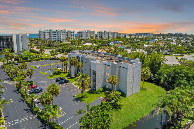 Building Photo - 1605 S US Hwy 1