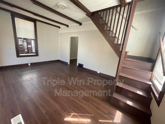 Building Photo - 132 Cunningham Ave