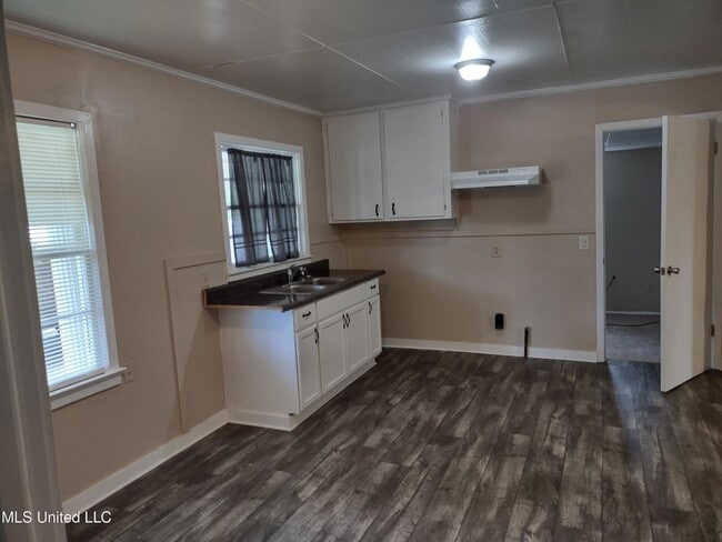 Building Photo - 1426 50th Ave