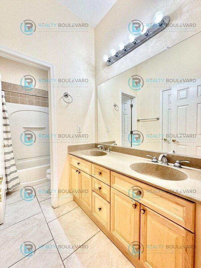 Building Photo - Beautiful 3 Bedroom, 2Bath, 3 Car Garage home in South Reno With Large Back Yard and Hot Tub!