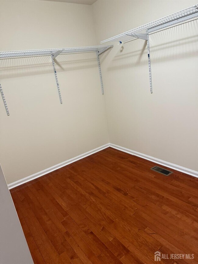 Building Photo - 1301 Dahlia Cir