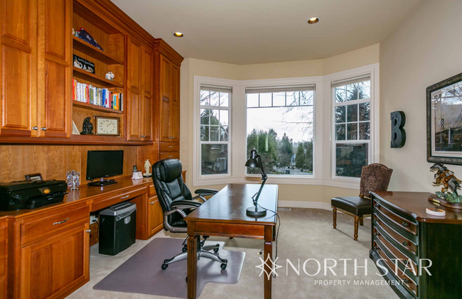 Building Photo - Stunning Home in Hidden Creek