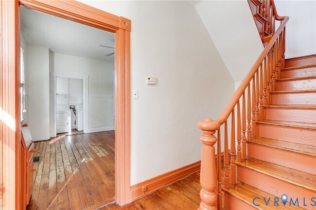 Building Photo - 430 S Pine St