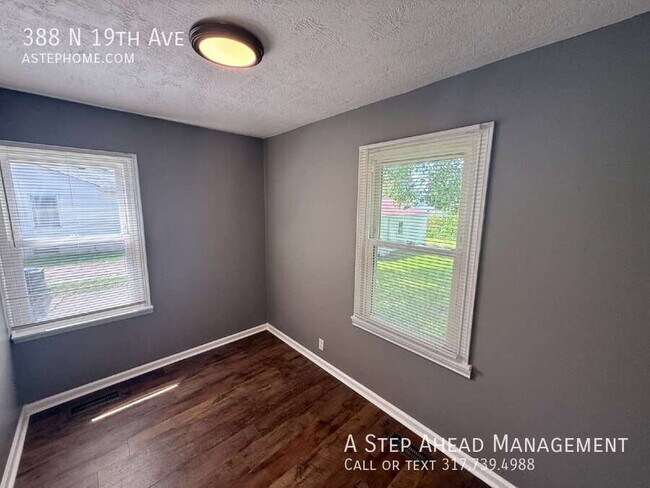 Building Photo - 388 N 19th Ave