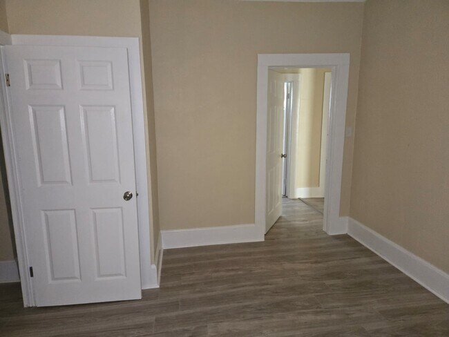 Building Photo - 2302 St Charles St