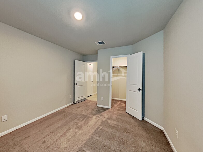 Building Photo - 2708 Iberia Ct