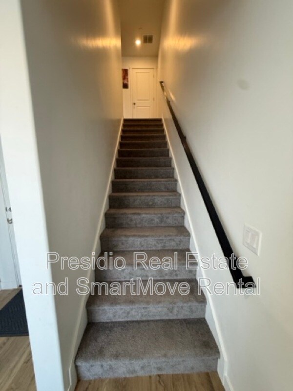 Building Photo - 1590 S 900 W