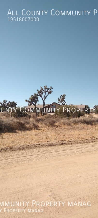 Building Photo - 3 Bed 2 Bath Home for Rent in Yucca Valley!