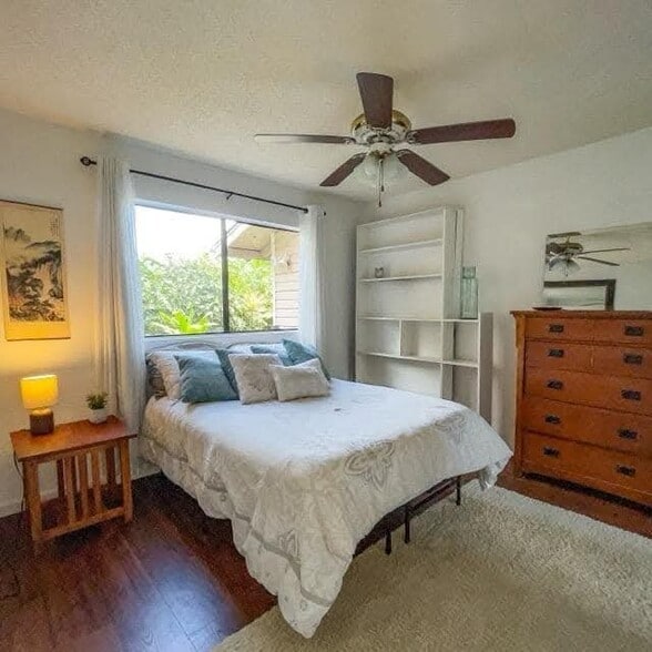 Building Photo - 1120 Maohu St