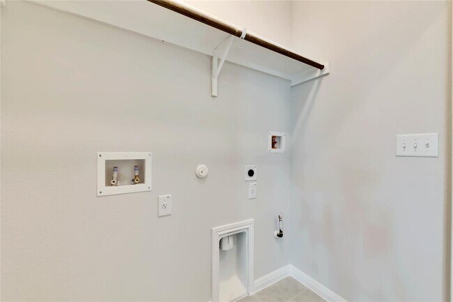 Building Photo - 11109 Sentinel Dr