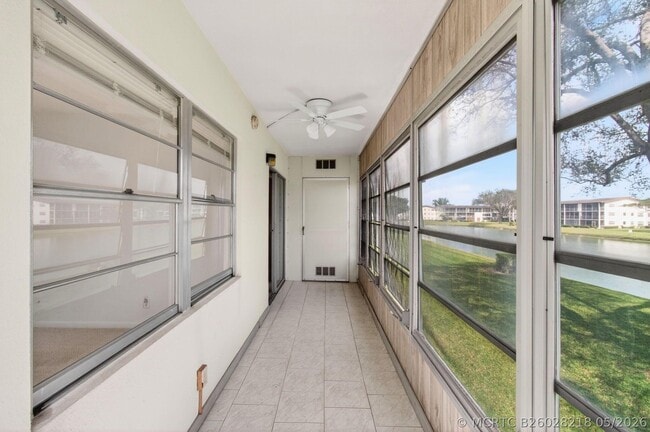 Building Photo - 360 Fanshaw I