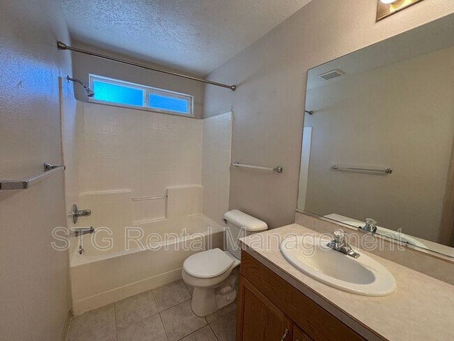 Building Photo - 425 E 1050 S