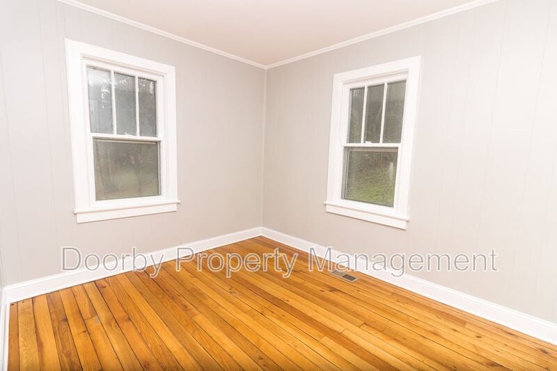 Building Photo - 640 Lupton Dr