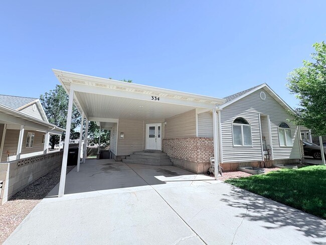 Building Photo - 334 W Mountain View Dr