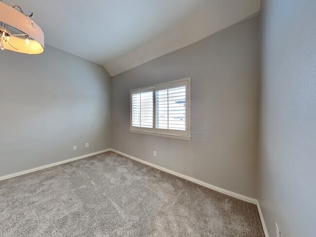 Building Photo - 11340 Classic Ln