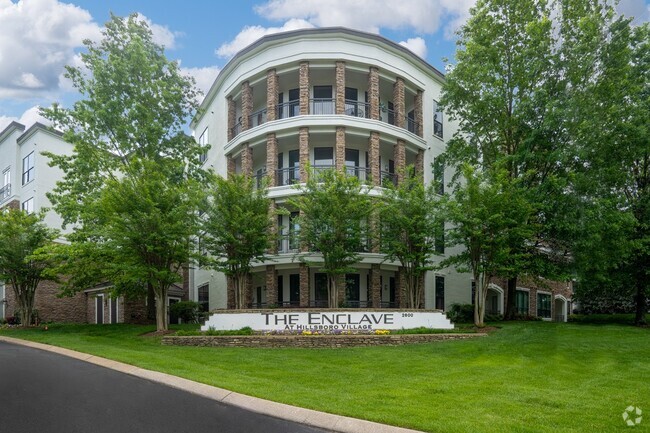 Building Photo - 2600 Hillsboro Pike