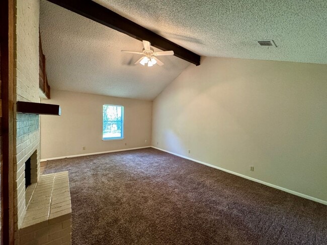 Building Photo - Single Family Home *LEASING SPECIAL AVAILA...