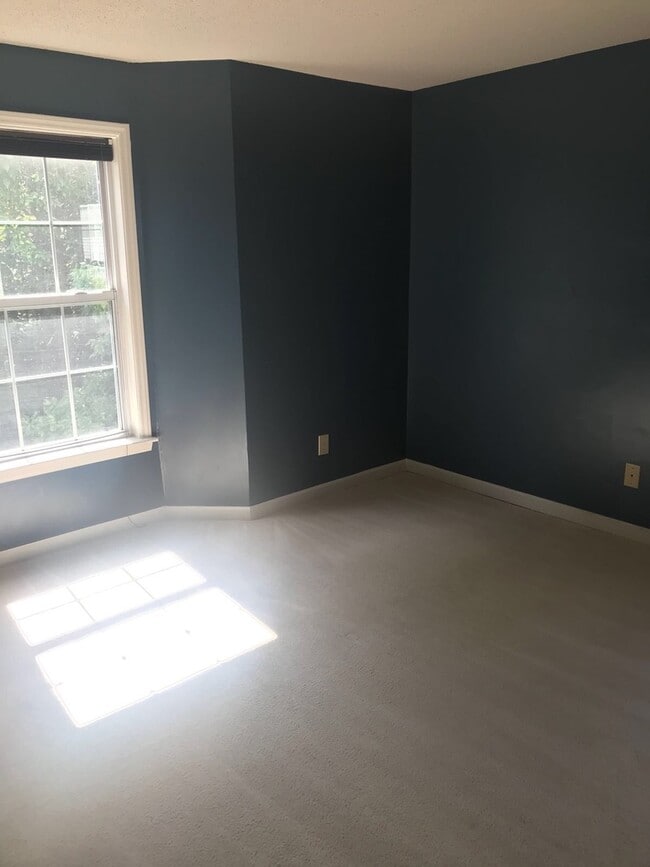 Building Photo - Coming Soon! 2 Beds 1.5 Baths! at River Vi...