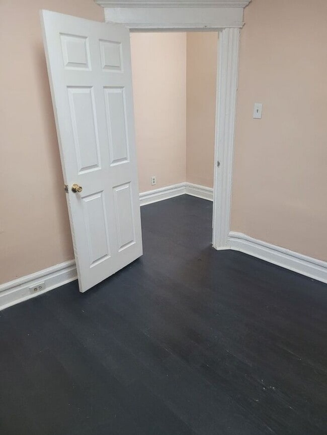 Building Photo - 91 S Munn Ave