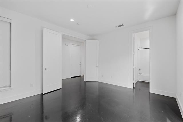 Building Photo - 4920 Lexington Ct