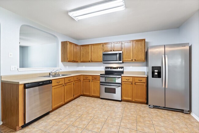 Building Photo - 3 Bedroom/2 1/2 Bath Wildhorse Subdivision