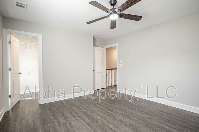 Building Photo - 14 Alderly Way