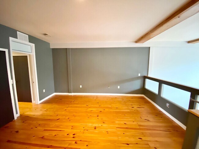 Building Photo - LUXURY TOWNHOME IN SODO 3/2.5 PLUS OFFICE AND BONUS ROOM  - DOWNTOWN ORLANDO