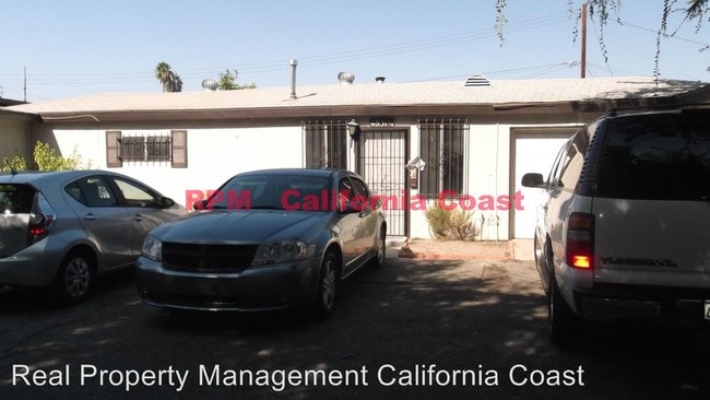 Building Photo - 4831 Santa Ana St