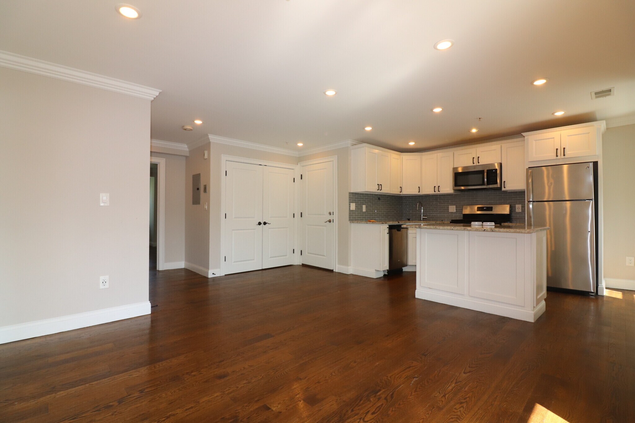 Building Photo - 8 Nira Ave