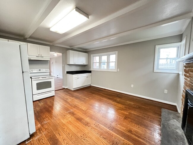 Building Photo - 12623 Farnell Dr