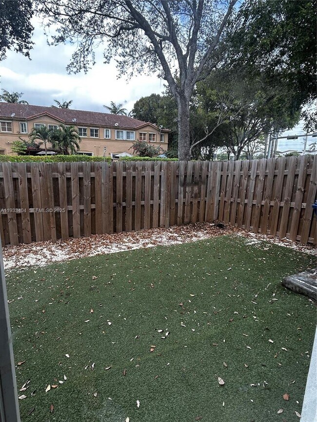 Building Photo - 10721 NW 81st Ln