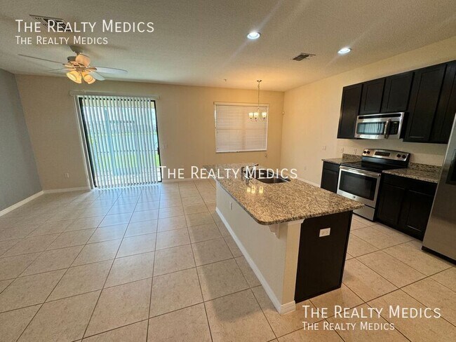 Building Photo - 2365 Seven Oaks Dr