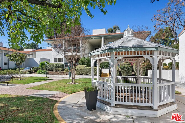 Building Photo - 23665 Park Capri