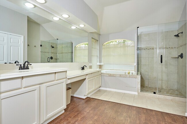 Building Photo - 6734 Wildacre Dr