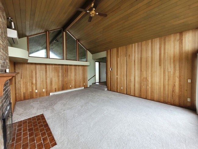 Building Photo - 5507 Haida Way