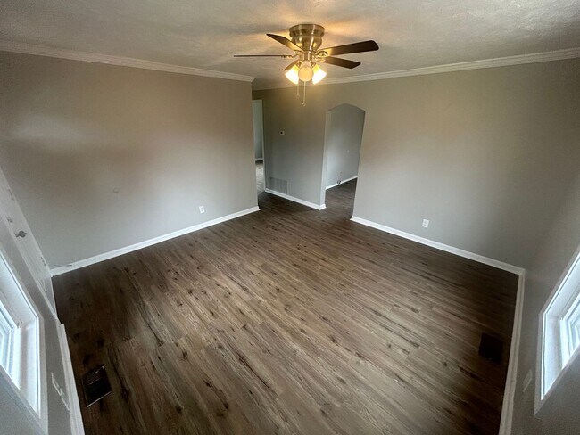 Building Photo - 230 Horseshoe Ct