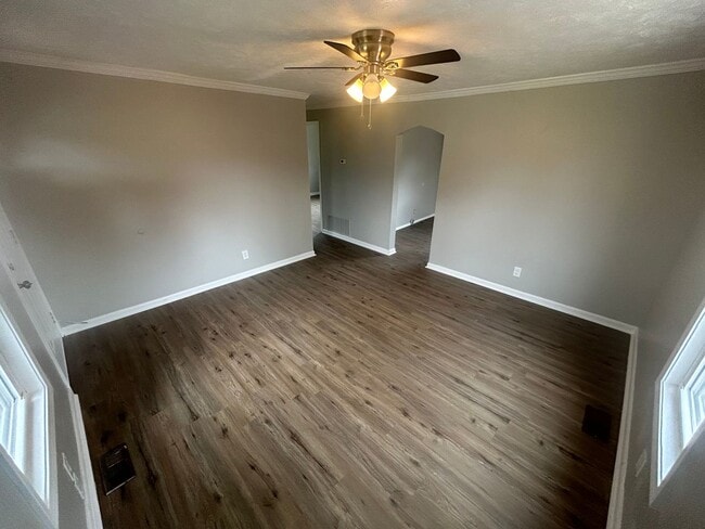 Building Photo - Newly updated home in Radcliff, KY!
