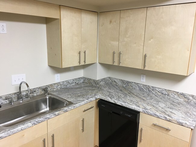 Building Photo - 36 Cowan St