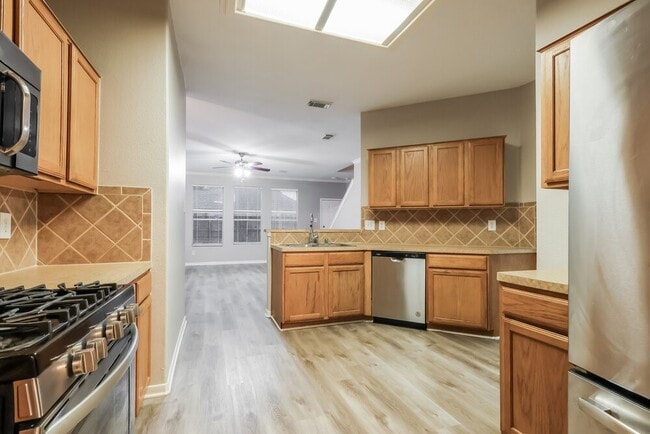 Building Photo - 12214 Landsdown Ridge Way